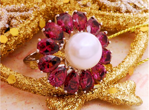 Pearl jewellery by David  Wein