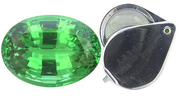 Tsavorite Garnet, Loup Bottom View